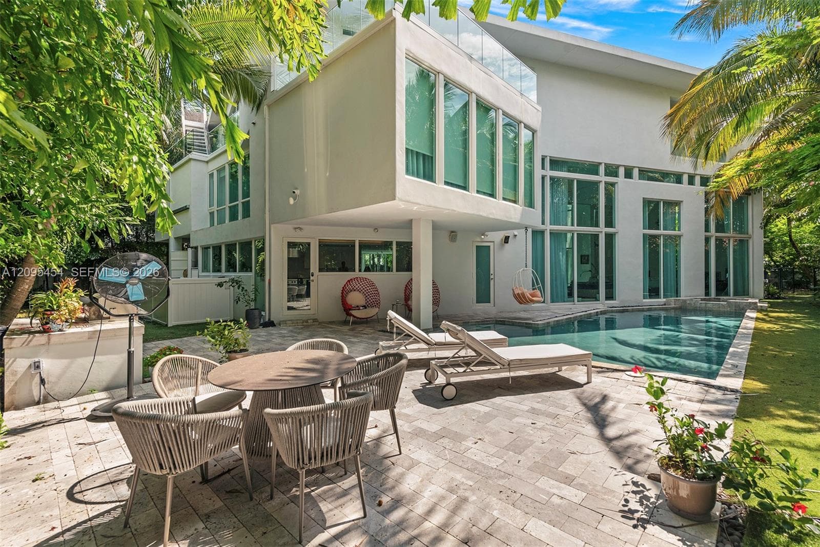 480 Ocean Blvd photo 22