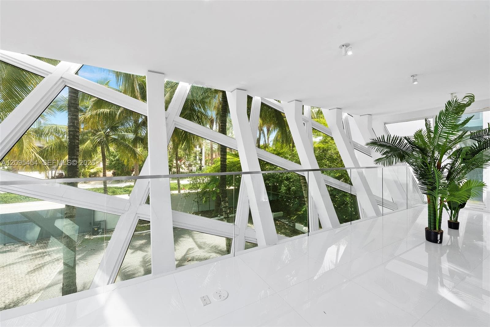 480 Ocean Blvd photo 38