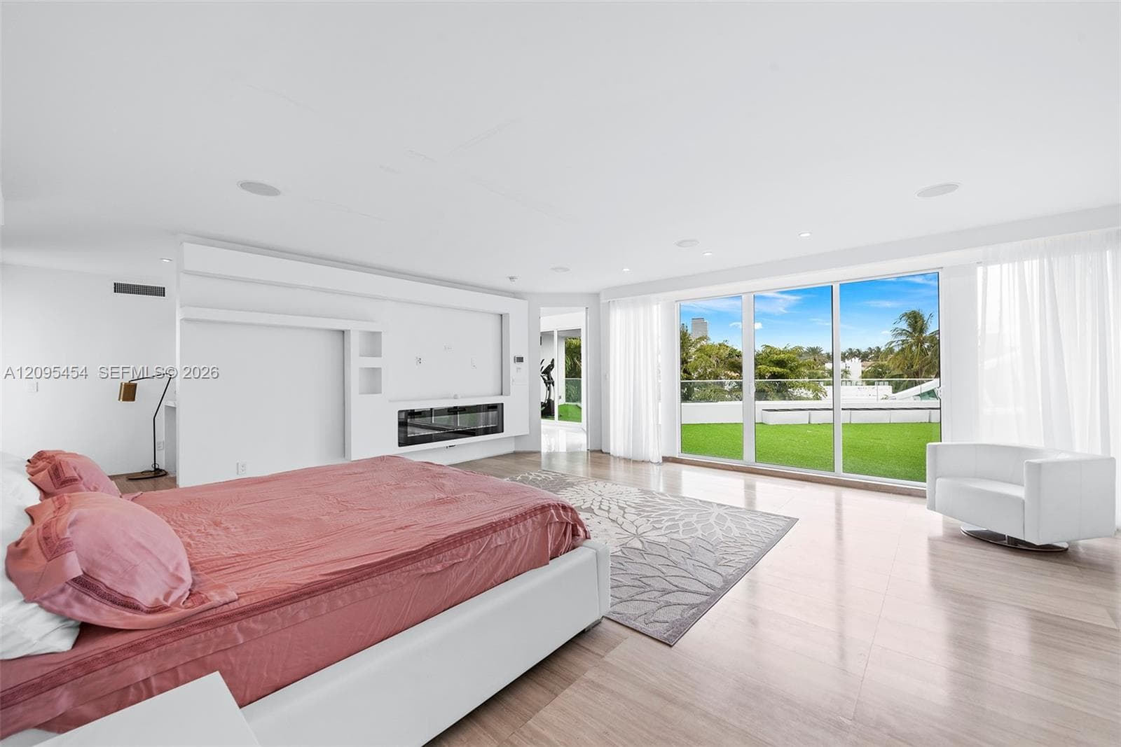 480 Ocean Blvd photo 82