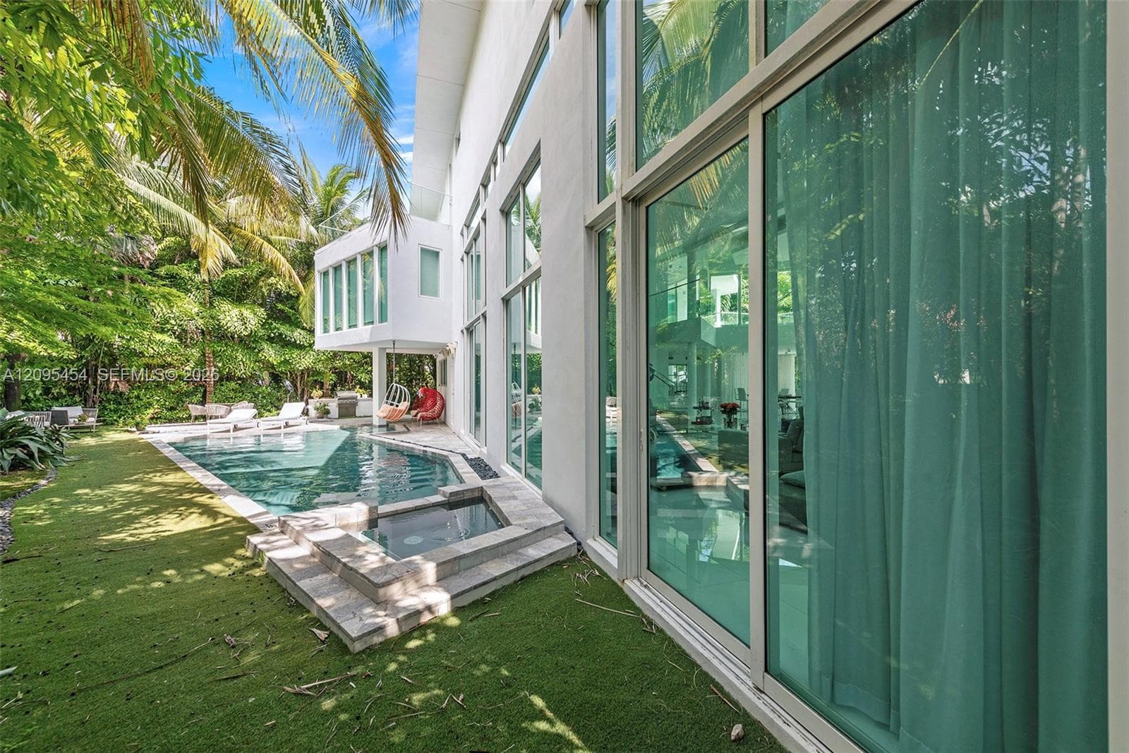 480 Ocean Blvd photo 18