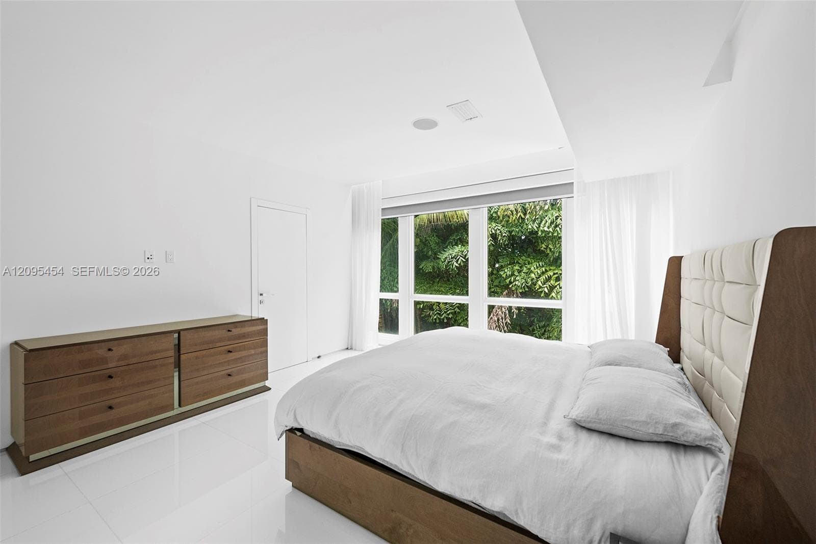 480 Ocean Blvd photo 59