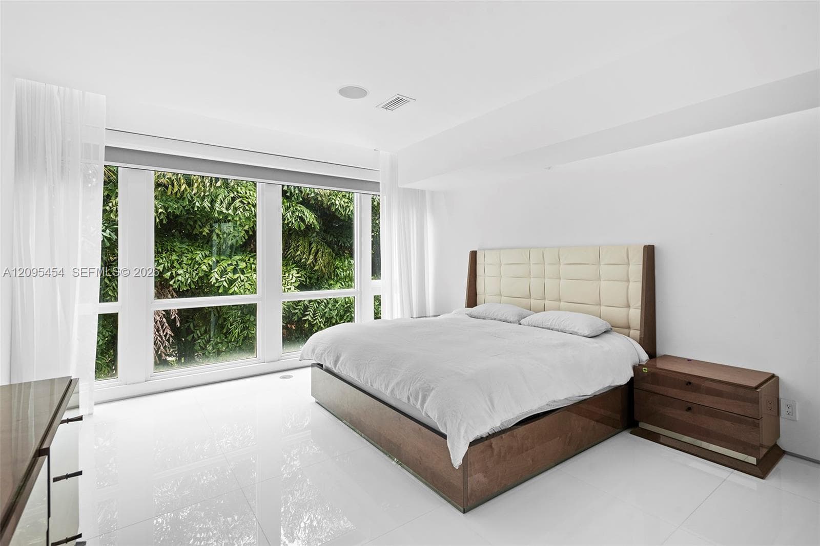 480 Ocean Blvd photo 58