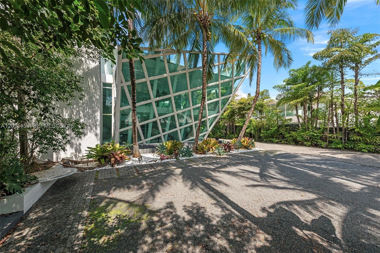 480 Ocean Blvd photo 15