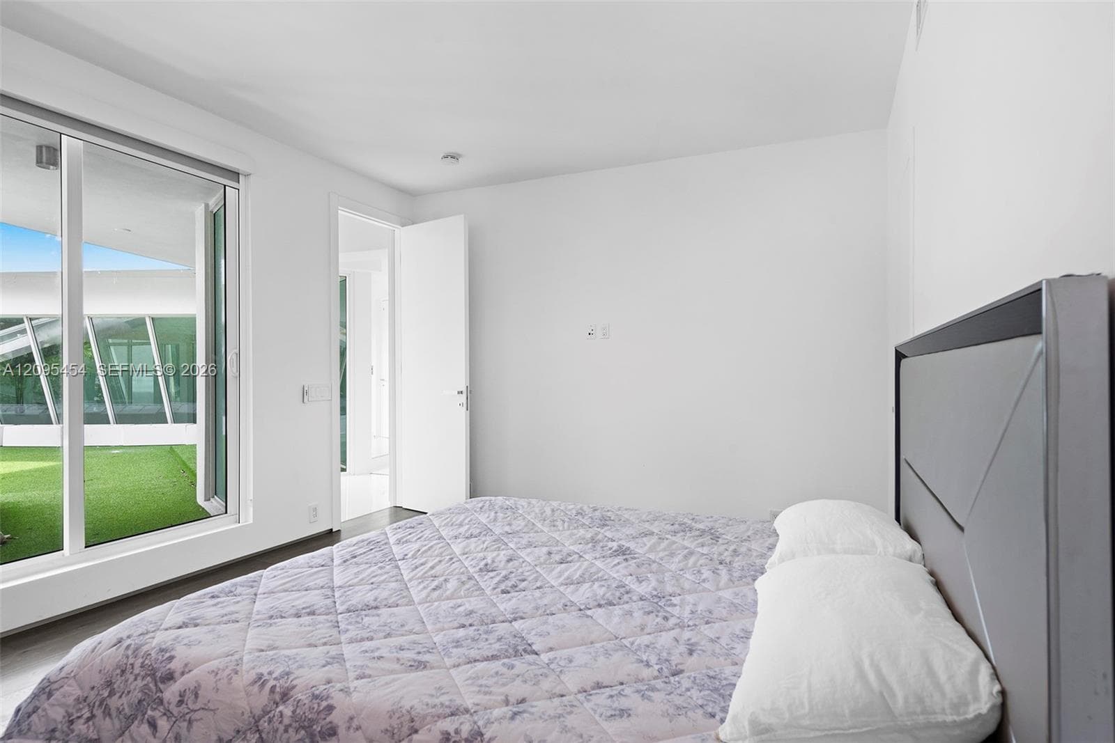 480 Ocean Blvd photo 68