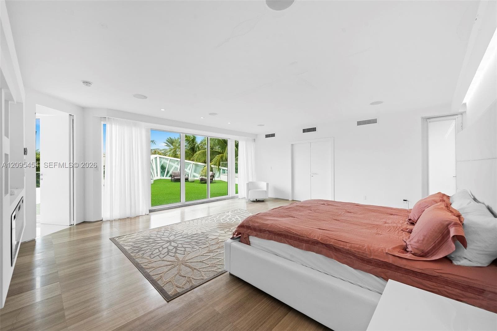 480 Ocean Blvd photo 83