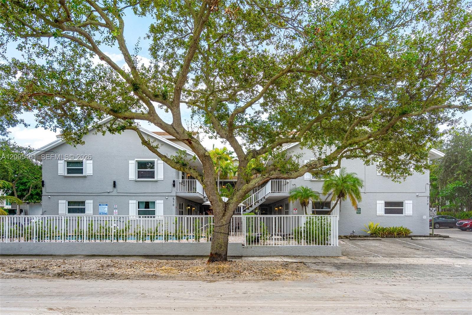 ELIZABETHAN CONDO · #105 in Fort Lauderdale - Photo 16