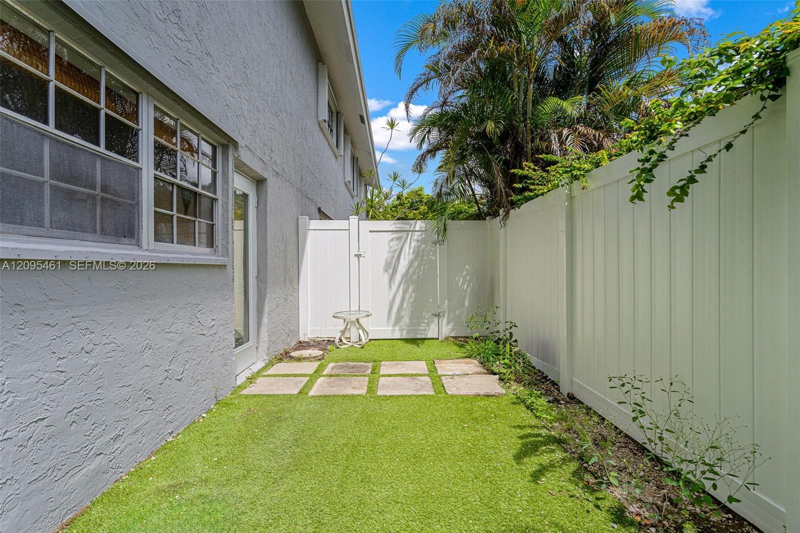 ELIZABETHAN CONDO · #105 in Fort Lauderdale - Photo 12