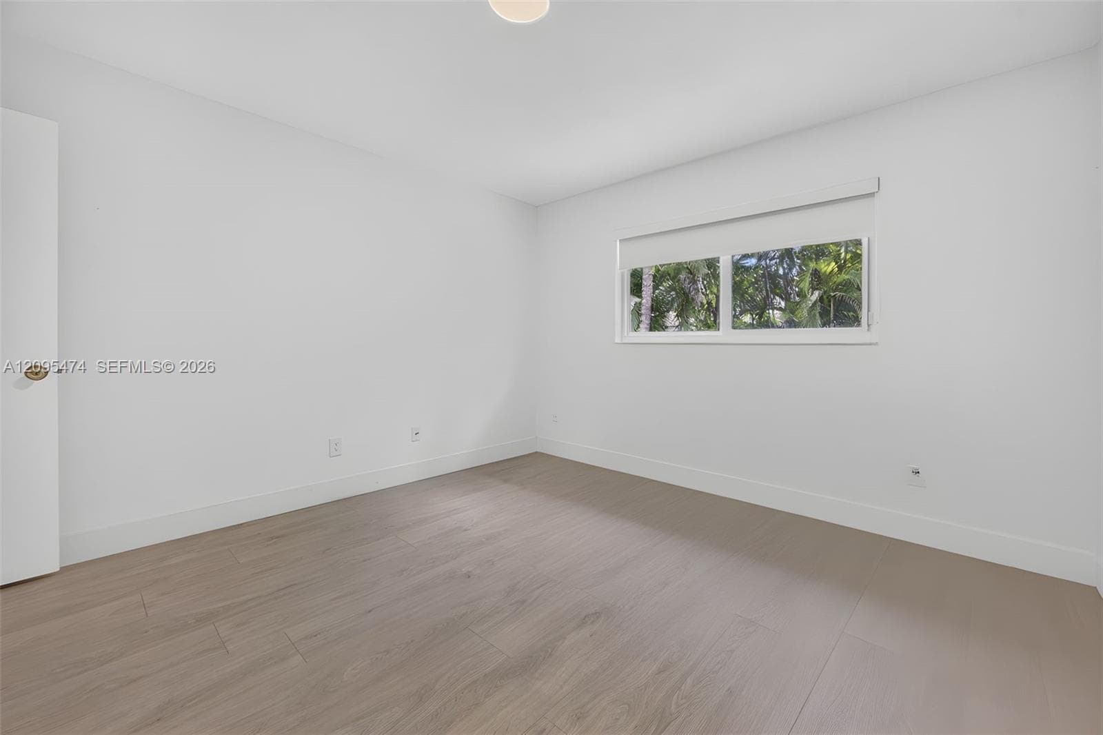 Digitally decluttered using AI.