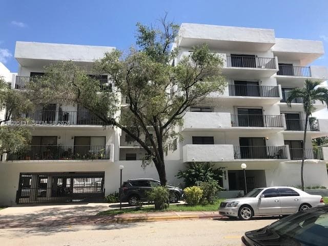 ABBOTT BY THE SEA CONDO · #501 in Miami Beach - Photo 1
