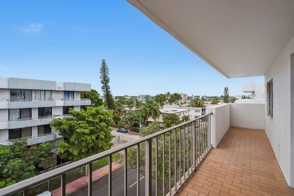 ABBOTT BY THE SEA CONDO · #501 in Miami Beach - Photo 5