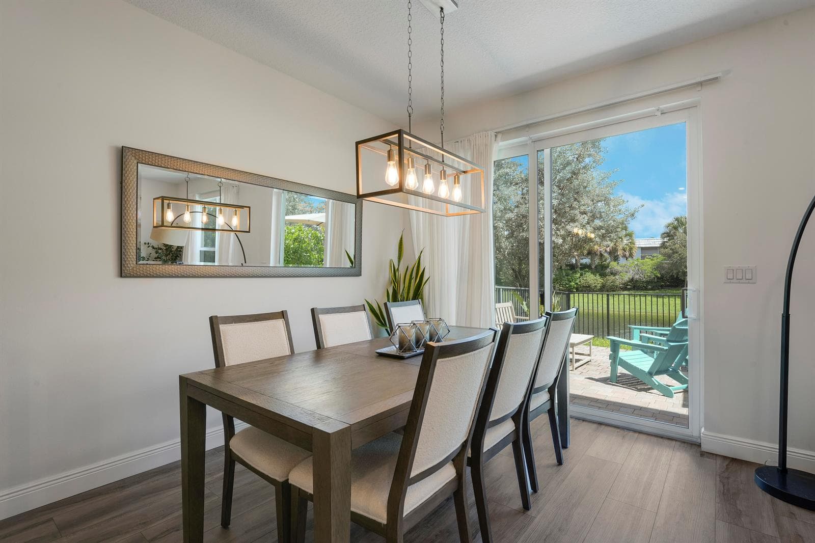 Dining Rm