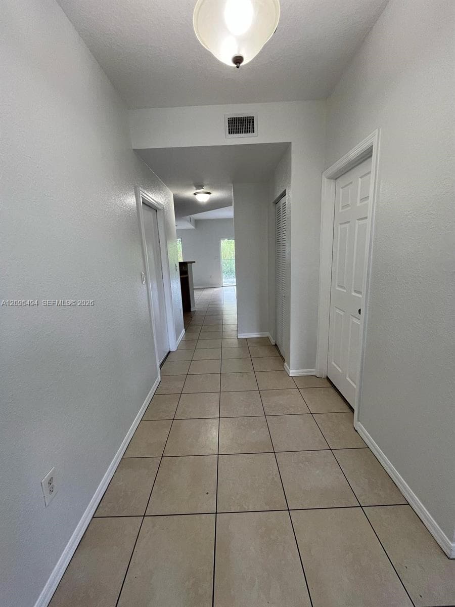 1675 SE 9th Ter photo 13