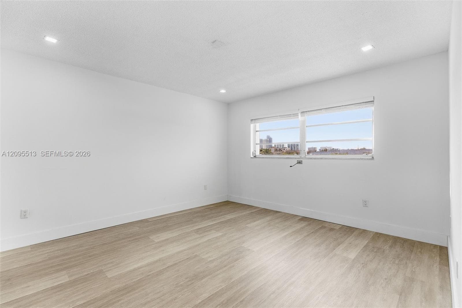 BAYVIEW POINT · #402 in North Miami Beach - Photo 12
