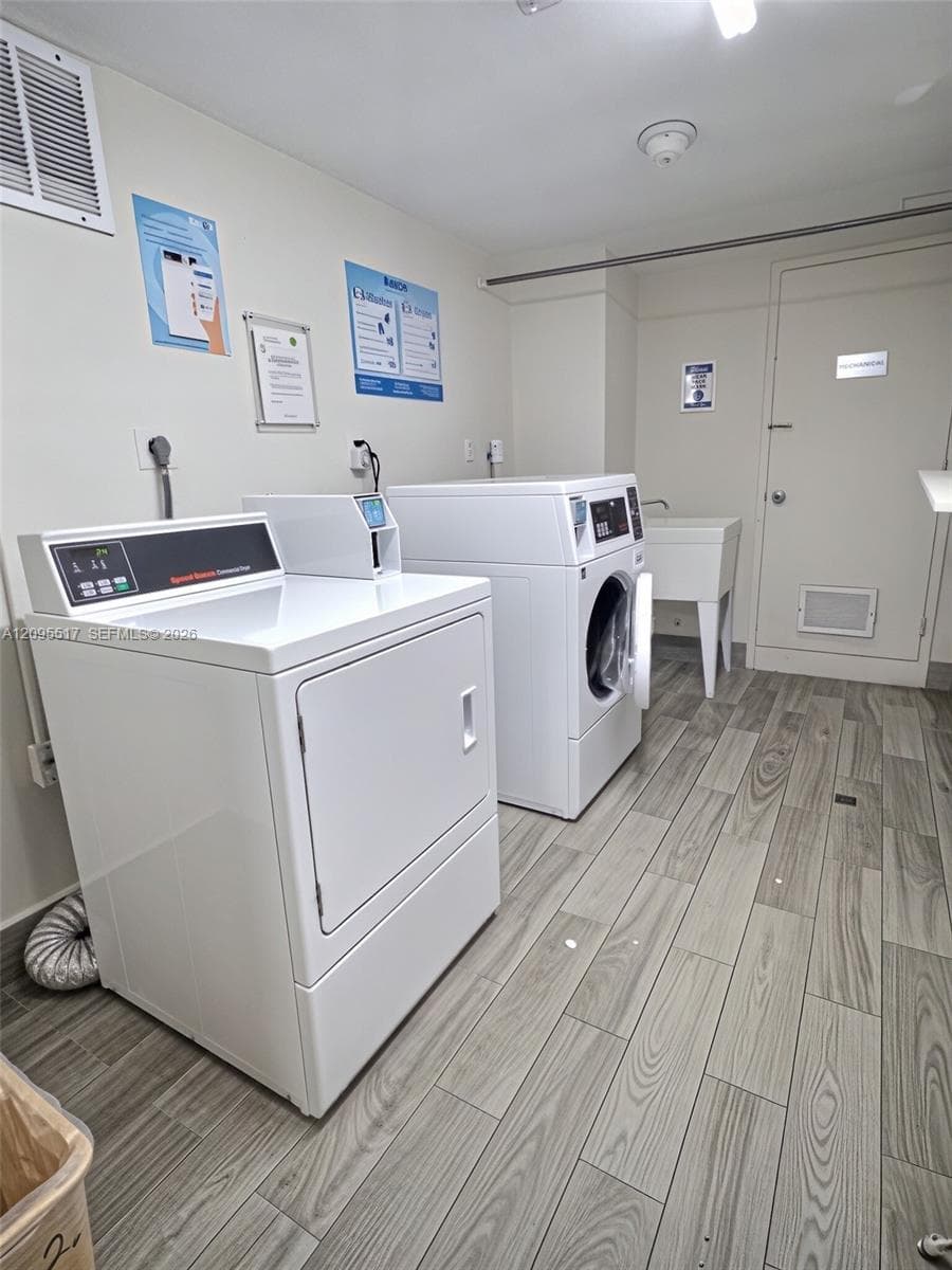 FOUR WINDS CONDO · #1109 in Surfside - Photo 22