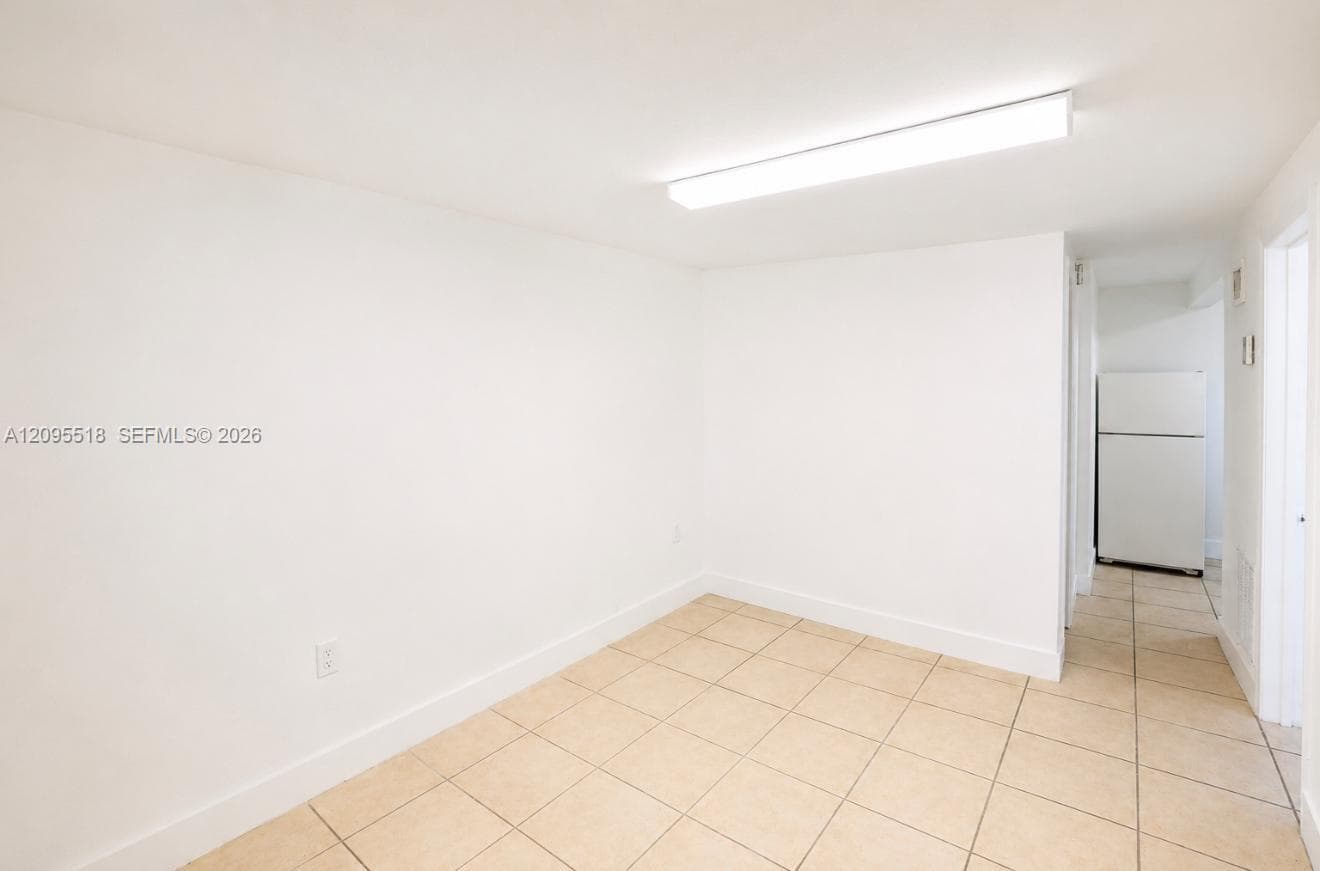 BOSCOBLE · #21A in Miami - Photo 2