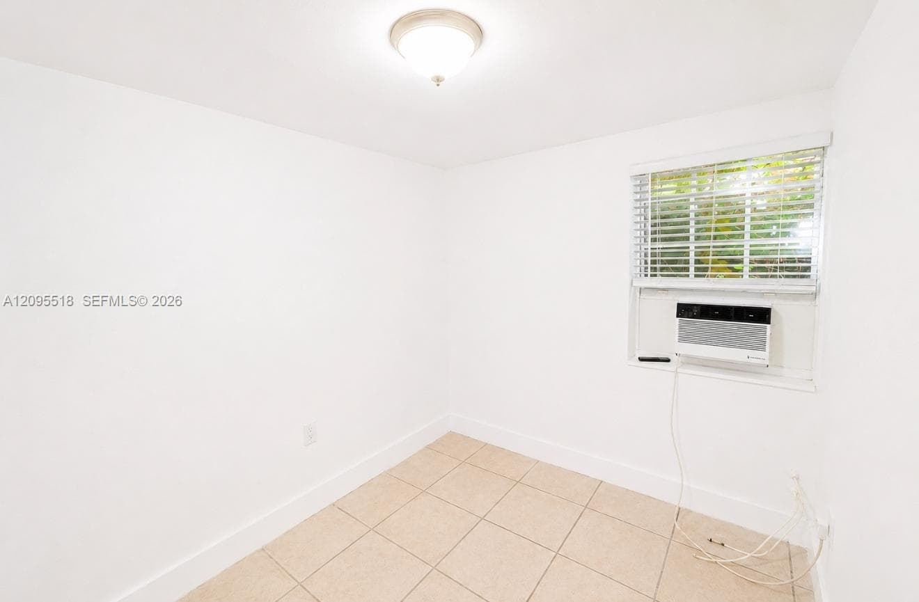 BOSCOBLE · #21A in Miami - Photo 3