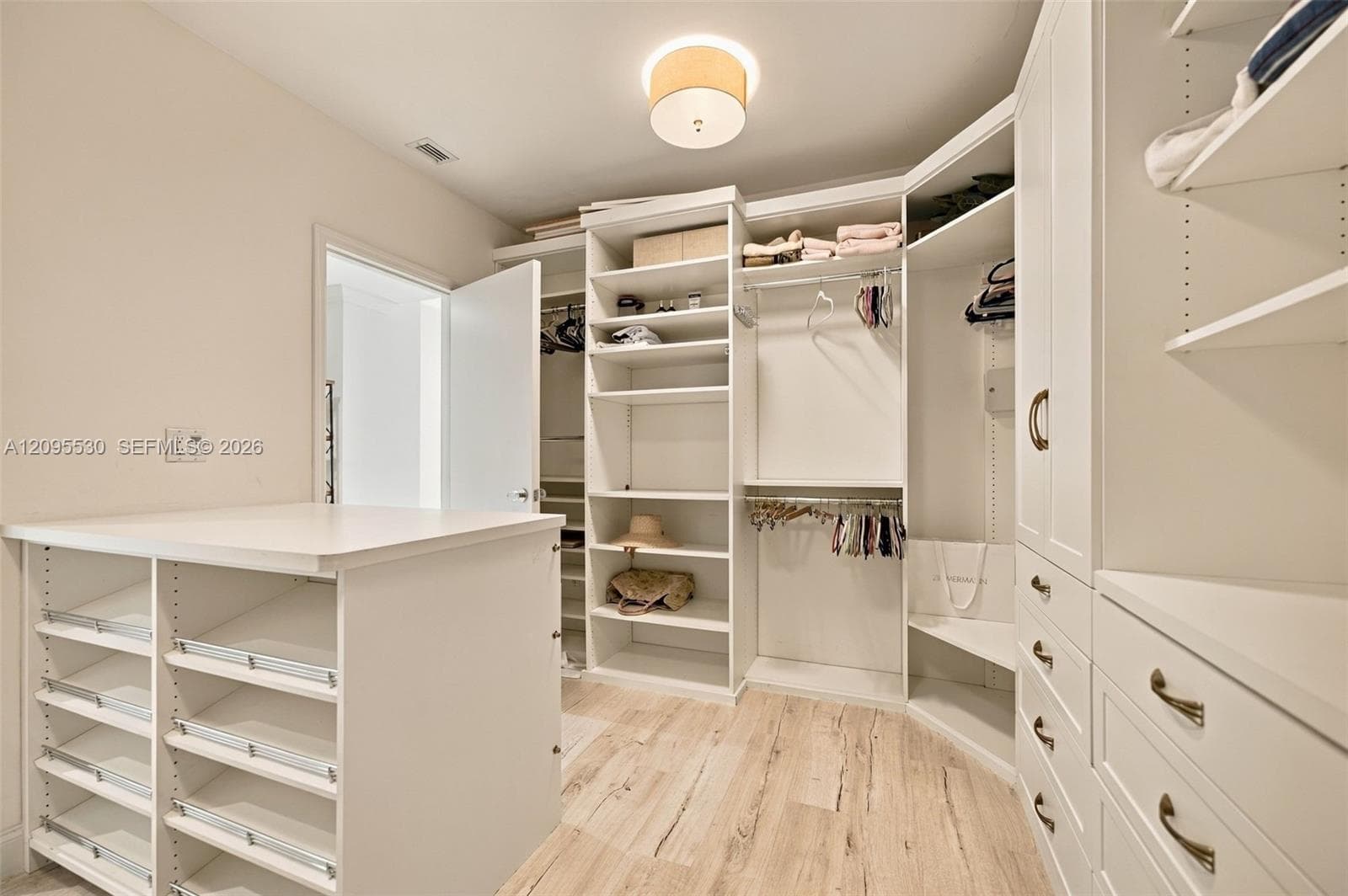 Majestic Tower · #601 in Bal Harbour - Photo 30