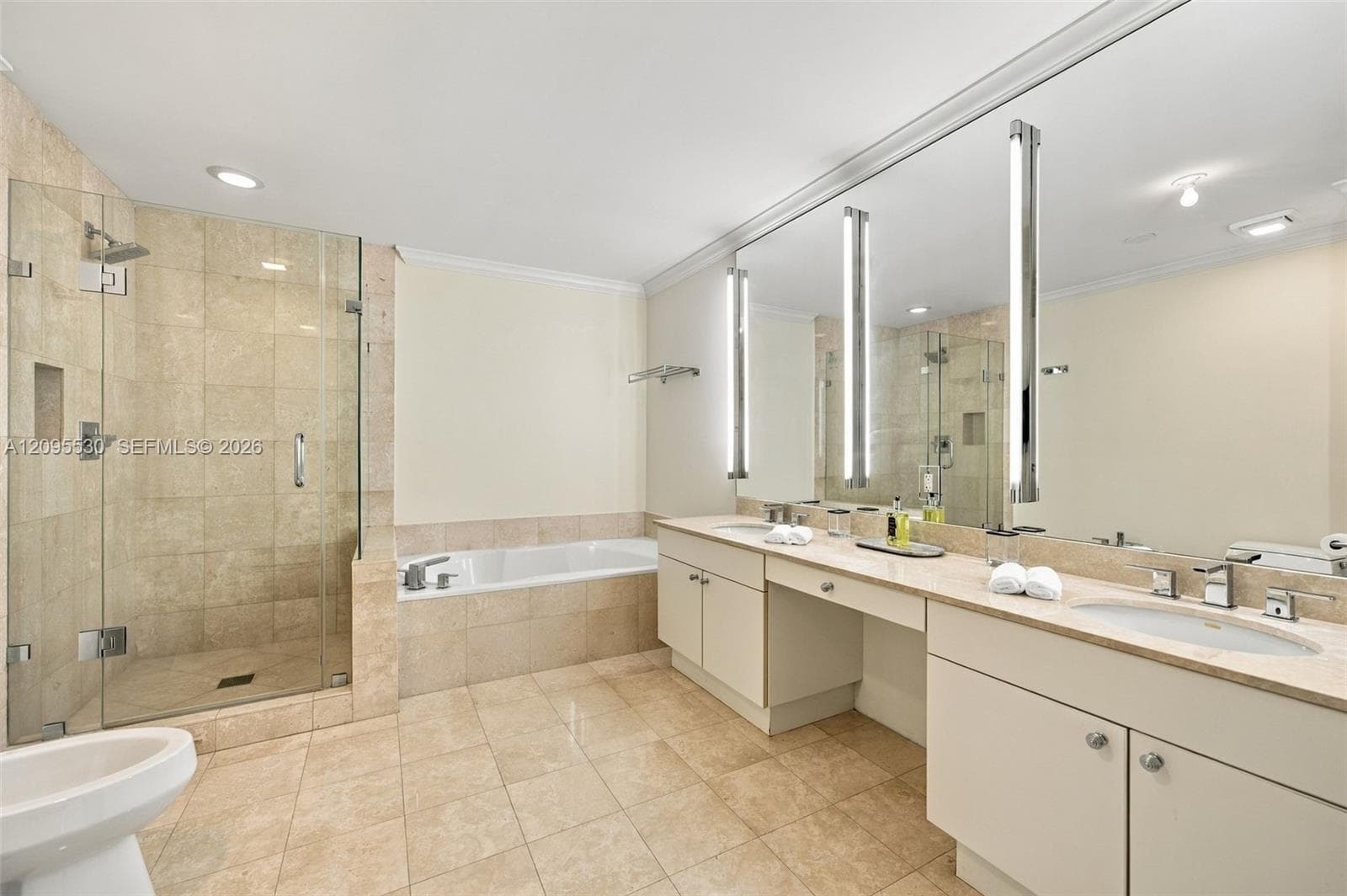 Majestic Tower · #601 in Bal Harbour - Photo 31