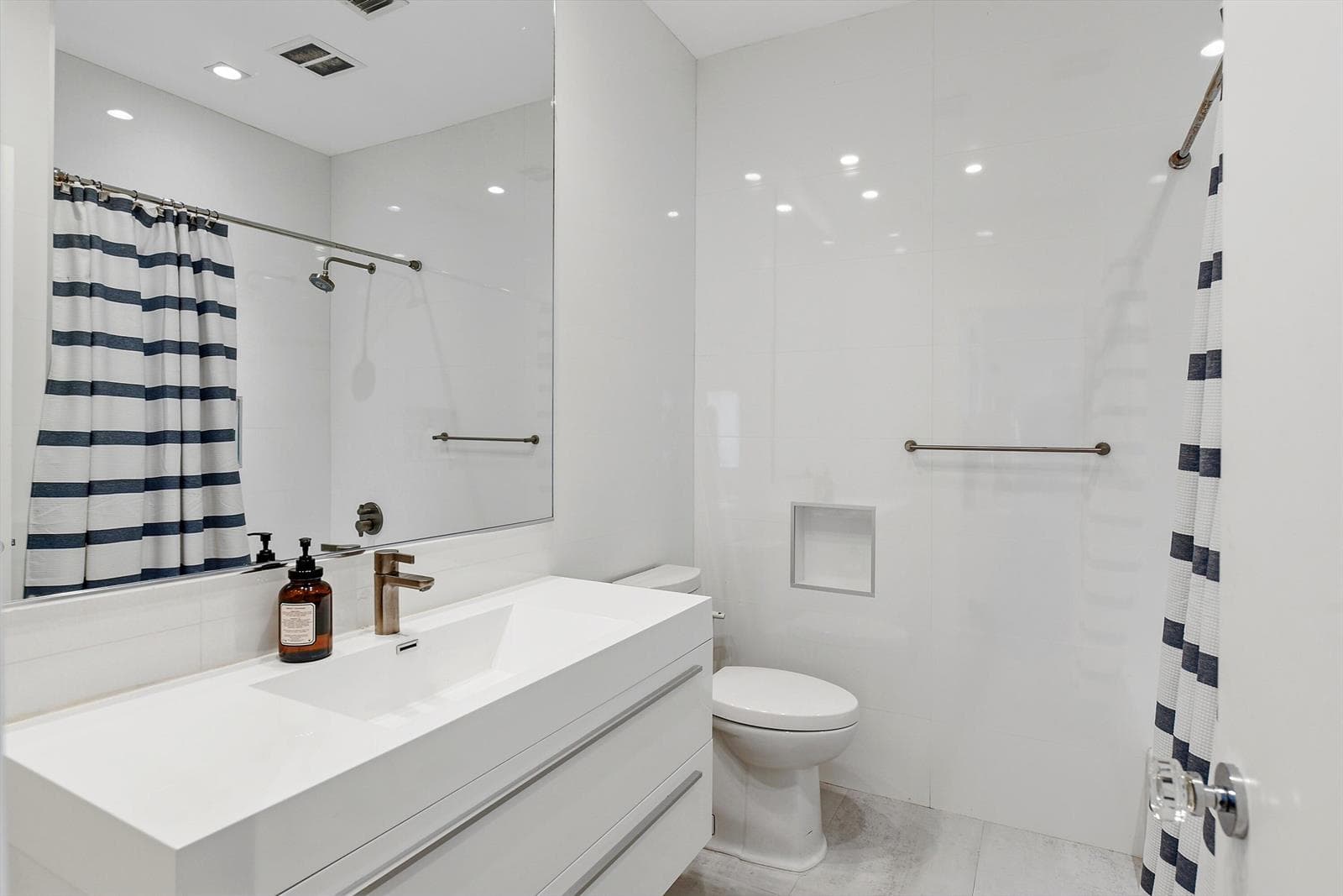 en suite bathroom