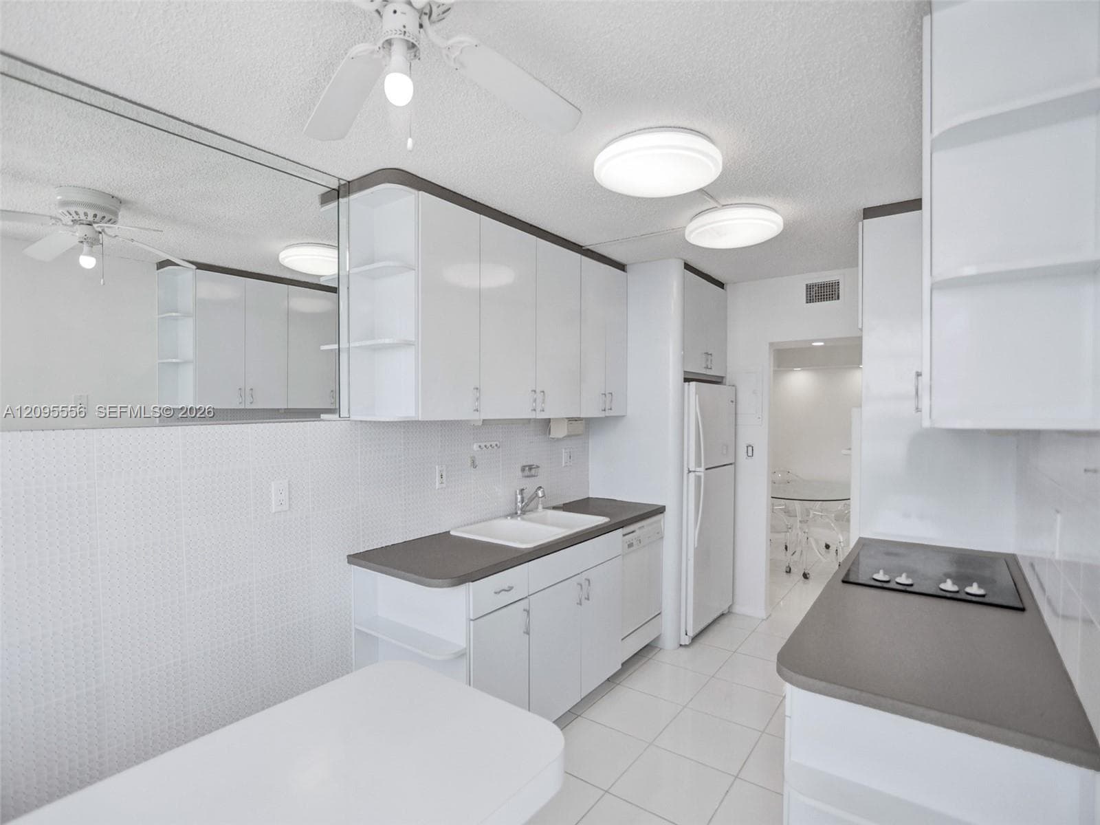 DEL PRADO MARINA · #1701 in Aventura - Photo 12
