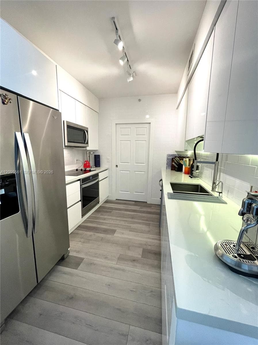 350 LAS OLAS PLACE CONDO · #680 in Fort Lauderdale - Photo 3