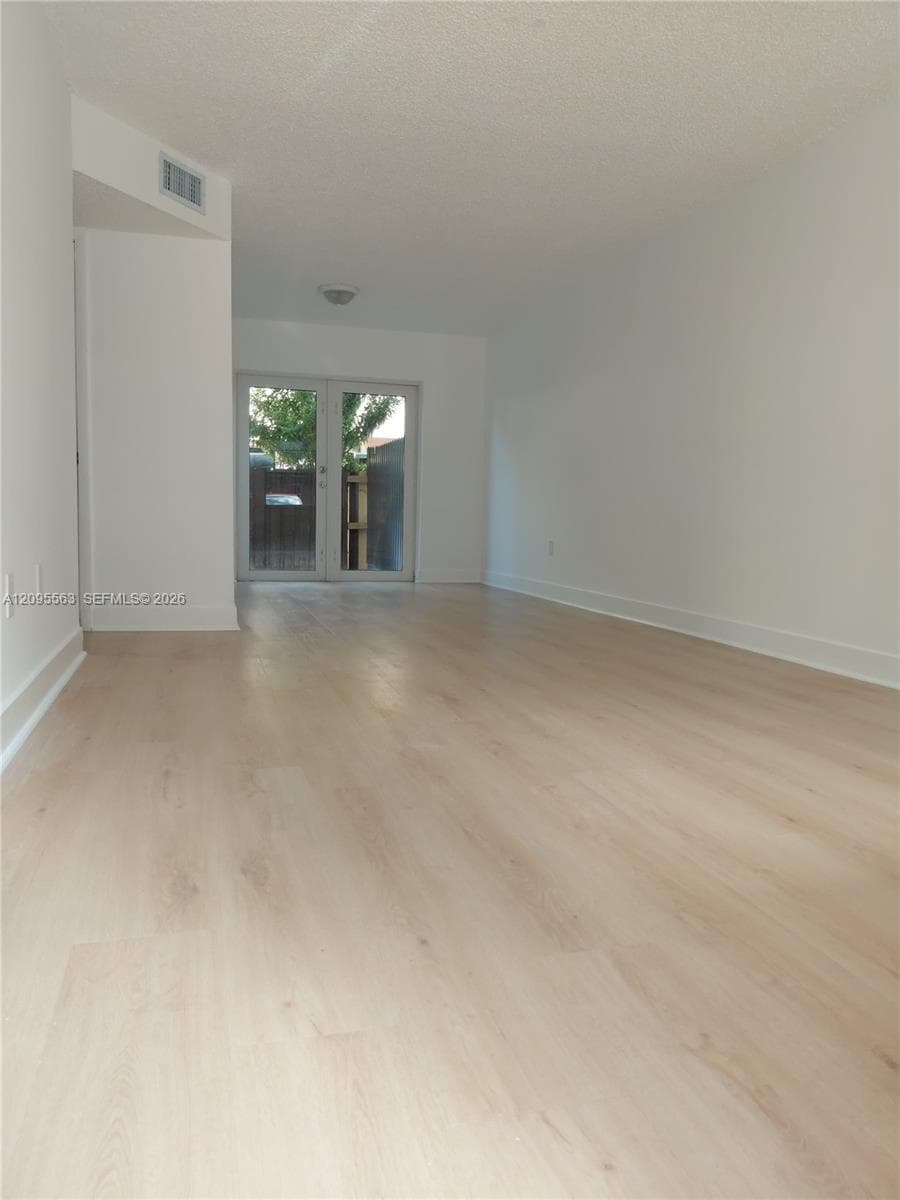 LAS VILLAS SEGOVIA CONDO · #11 in Hialeah - Photo 2
