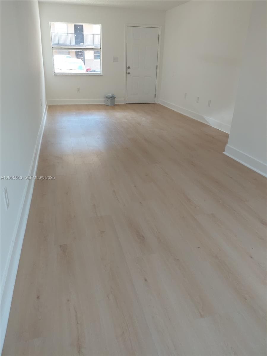 LAS VILLAS SEGOVIA CONDO · #11 in Hialeah - Photo 4