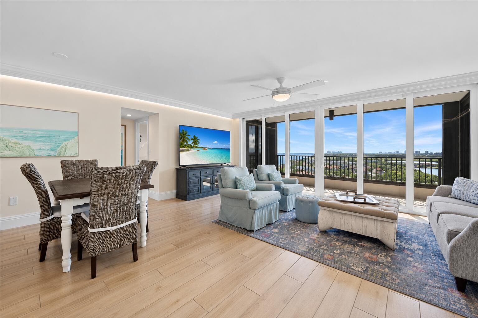 Living Area & Dining Area