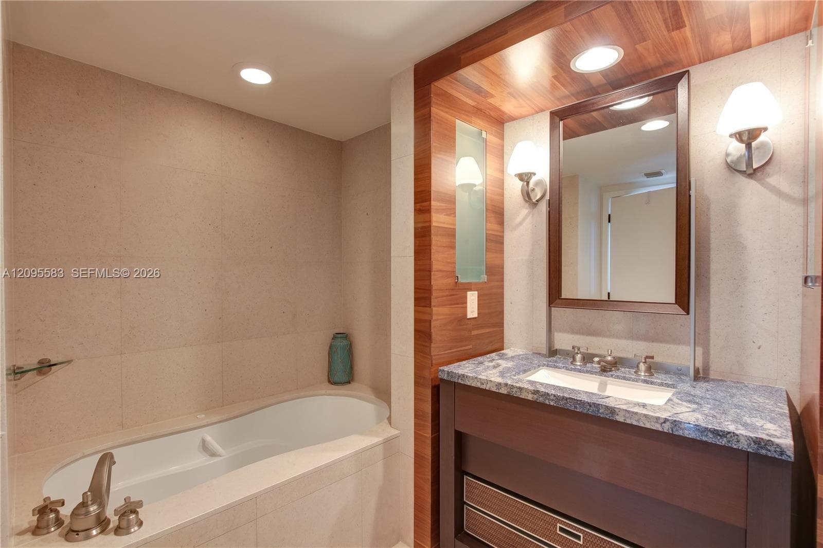 Carillon Miami Beach · #1112 in Miami Beach - Photo 18