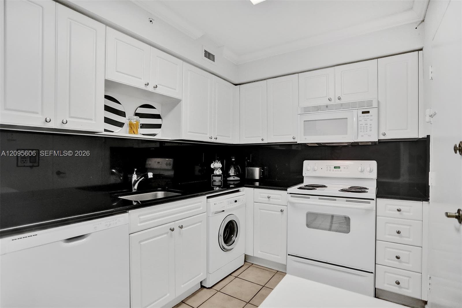 WAVE CONDO · #531 (available Dec 24) in Hollywood - Photo 15