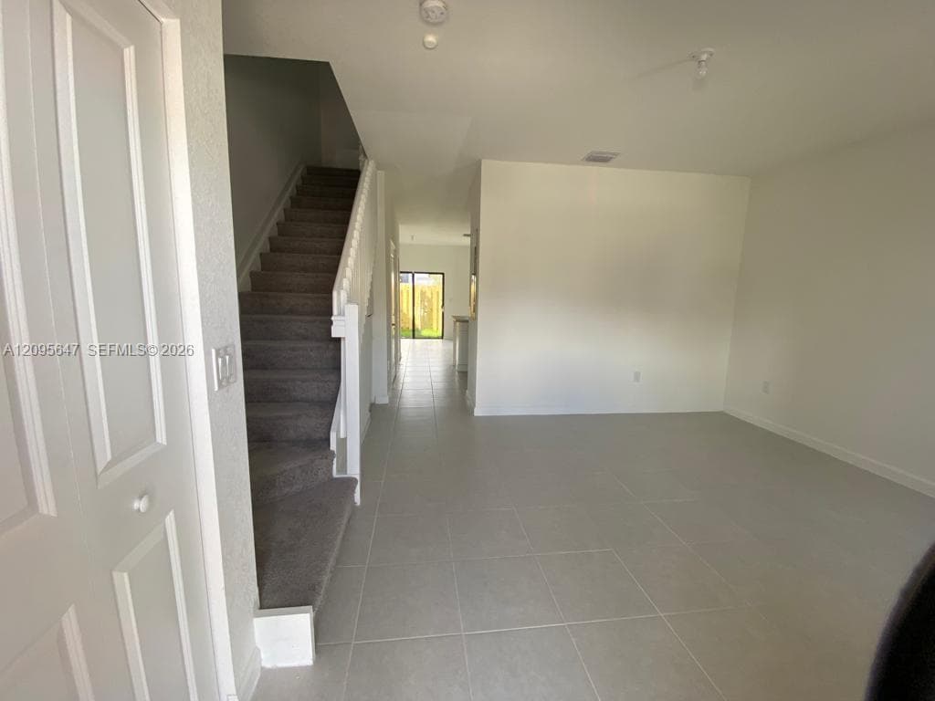 21044 NE 8th Ave #21044 photo 2