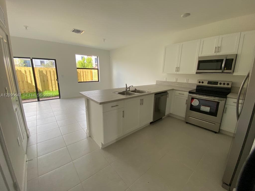 21044 NE 8th Ave #21044 photo 3