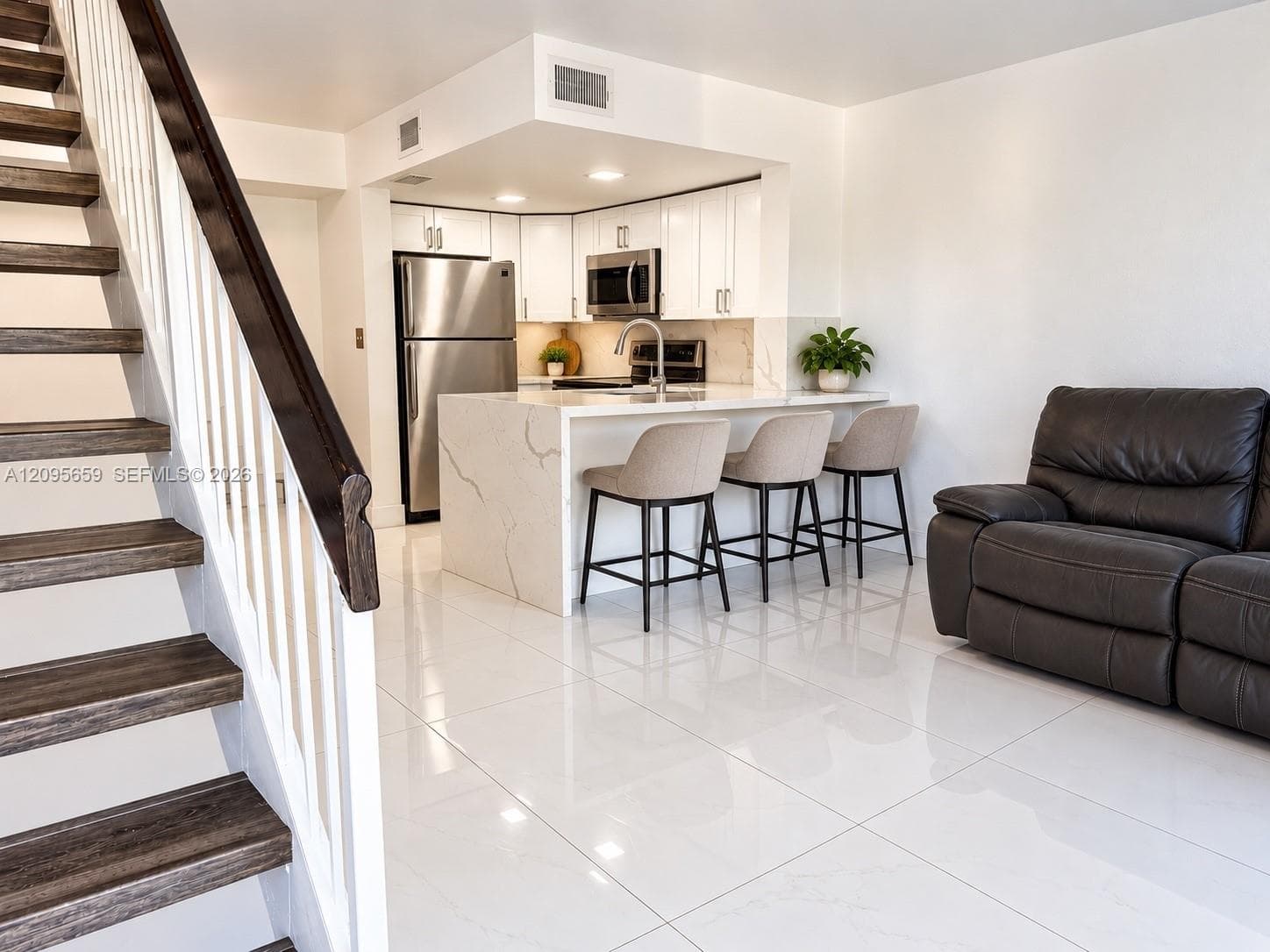 living room/kitchen