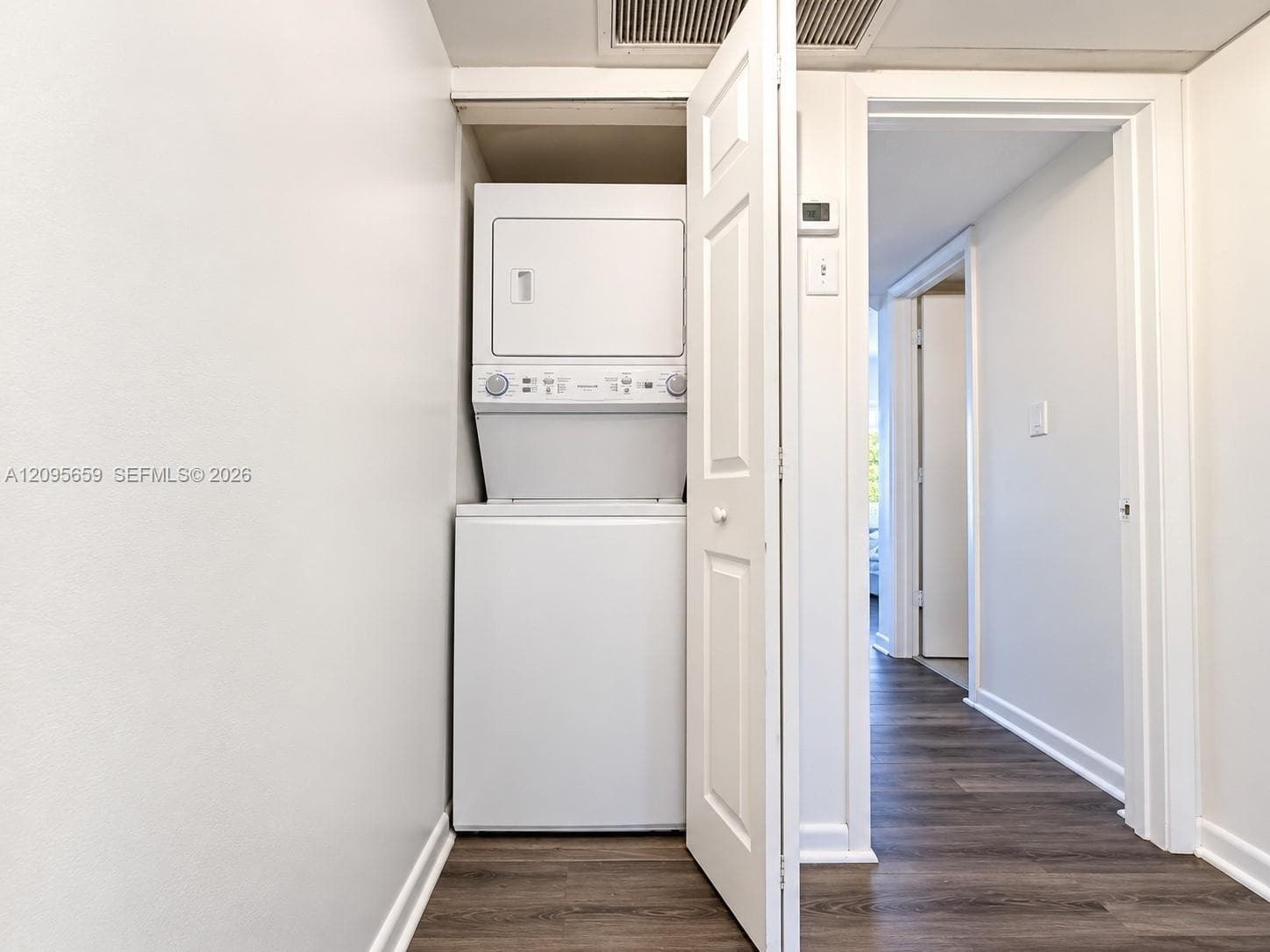 washer/dryer (upstairs)