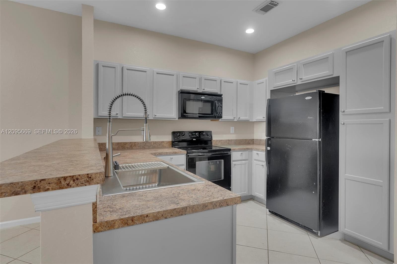 MAJORCA ISLES IV CONDO · #6 in Miami Gardens - Photo 6