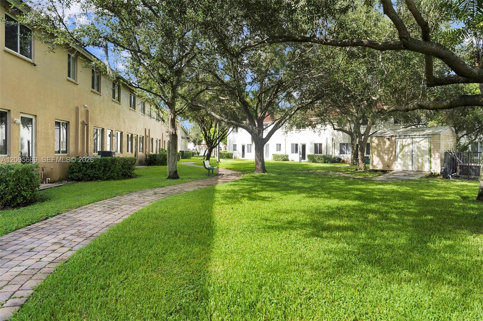 MAJORCA ISLES IV CONDO · #6 in Miami Gardens - Photo 32