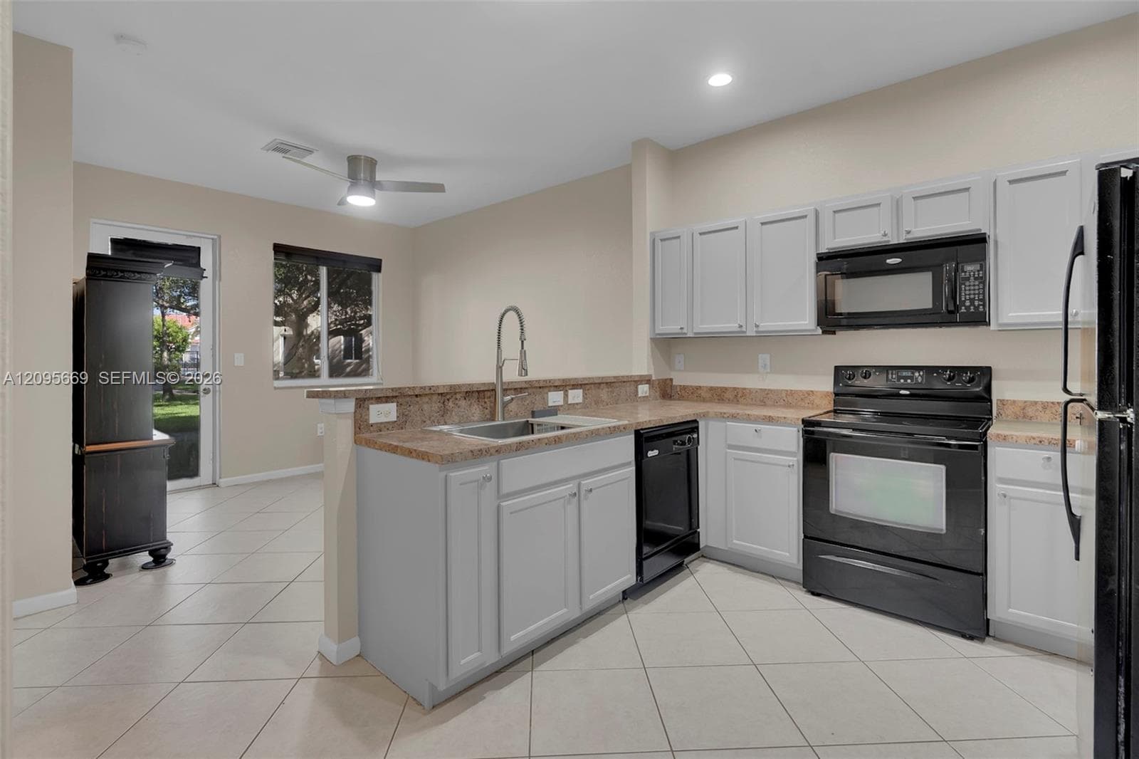 MAJORCA ISLES IV CONDO · #6 in Miami Gardens - Photo 5