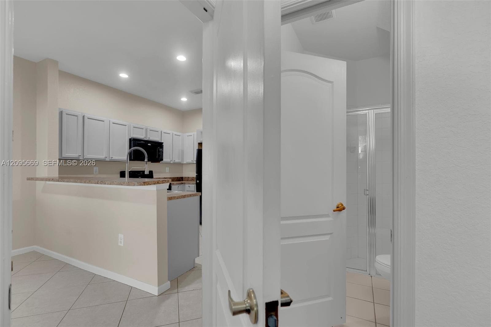 MAJORCA ISLES IV CONDO · #6 in Miami Gardens - Photo 14