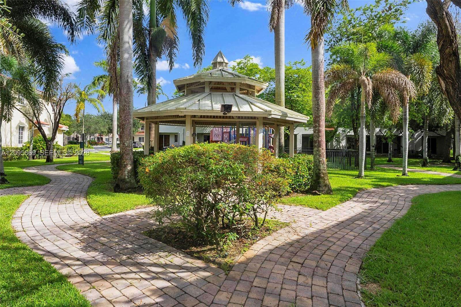 MAJORCA ISLES IV CONDO · #6 in Miami Gardens - Photo 37