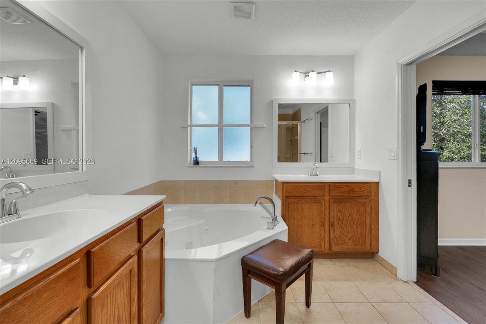MAJORCA ISLES IV CONDO · #6 in Miami Gardens - Photo 21