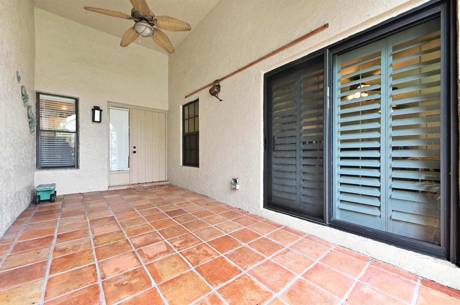 03 patio 01