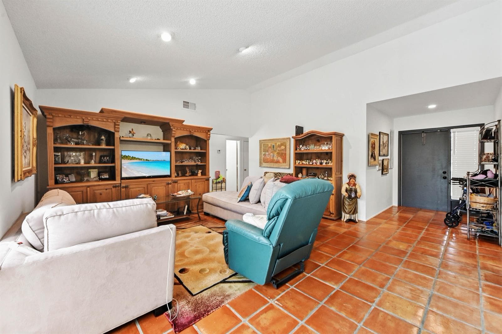 Living room 03