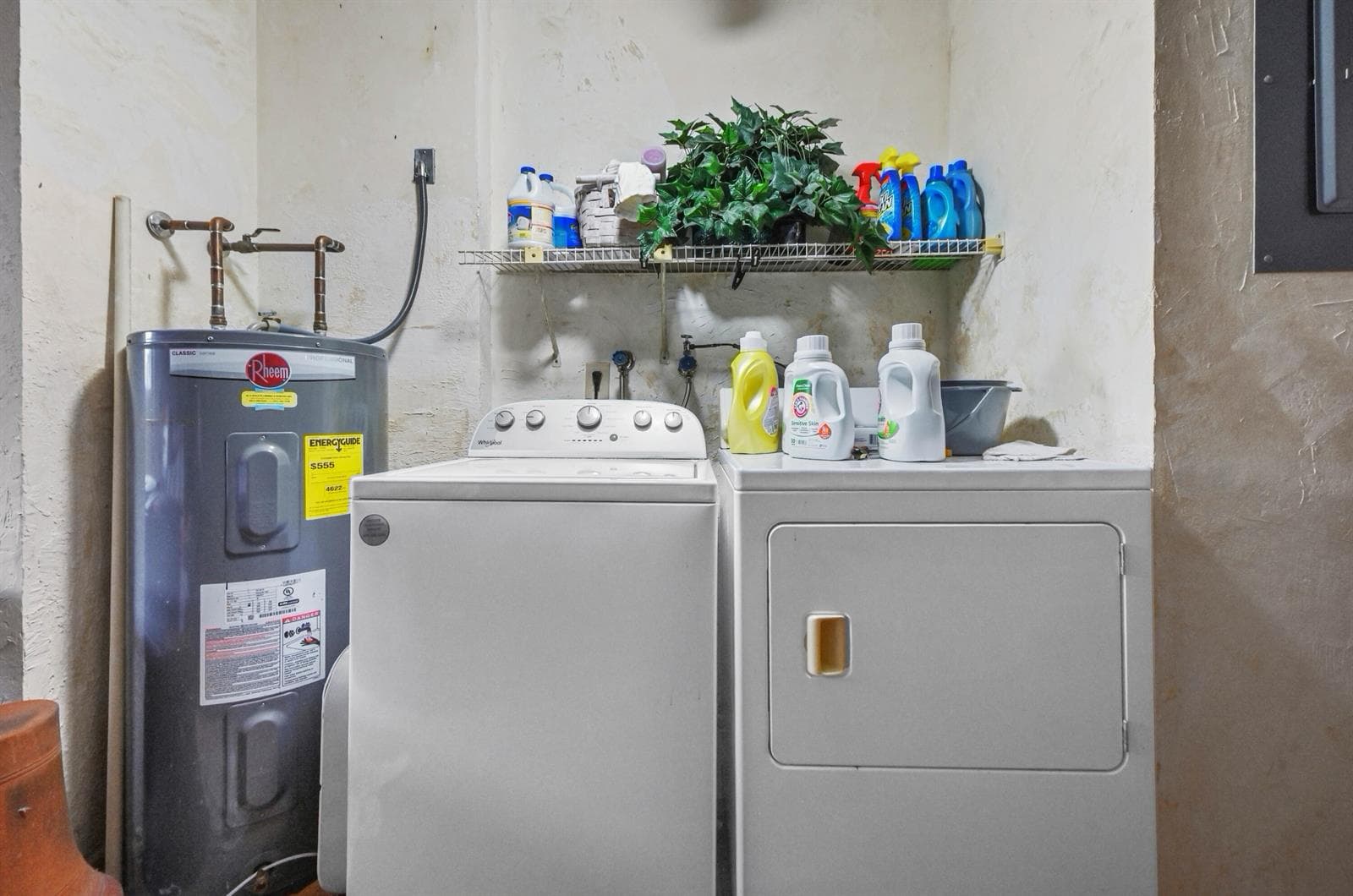 13 Laundry room 01