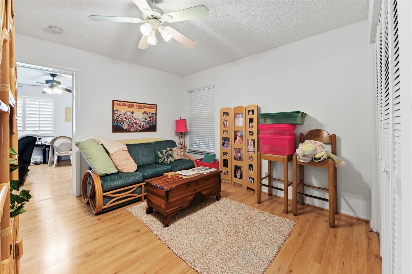 19 bedroom 01