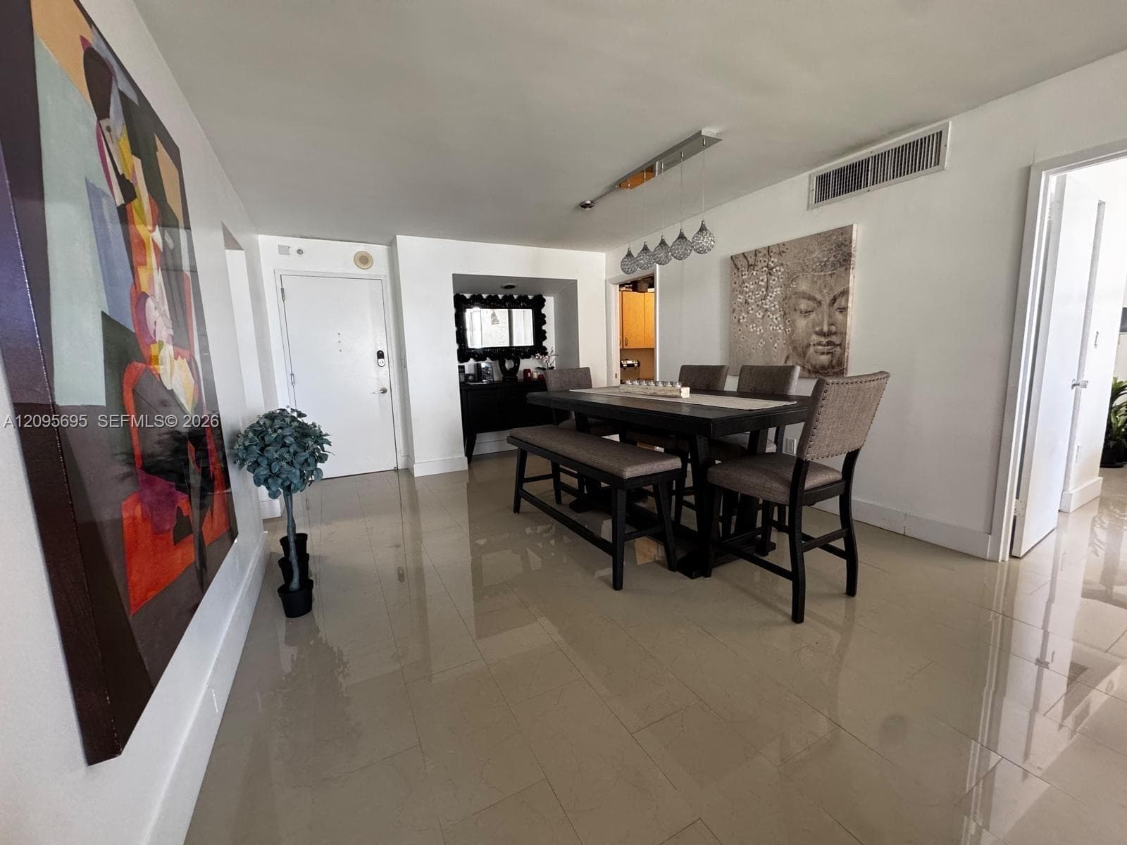 Arlen Beach Condo · #912 in Miami Beach - Photo 7