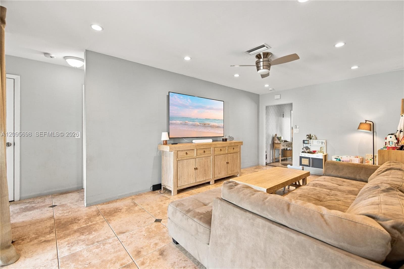 1119 Buchanan St photo 6