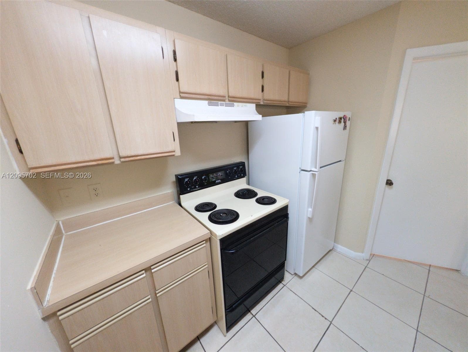 LA HACIENDA COUNTRY CLUB · #H in Hialeah - Photo 10