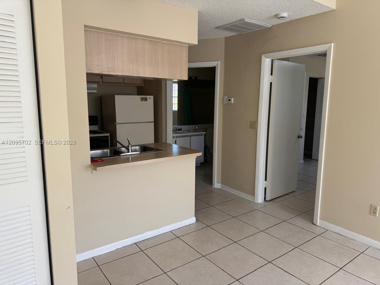 LA HACIENDA COUNTRY CLUB · #H in Hialeah - Photo 15