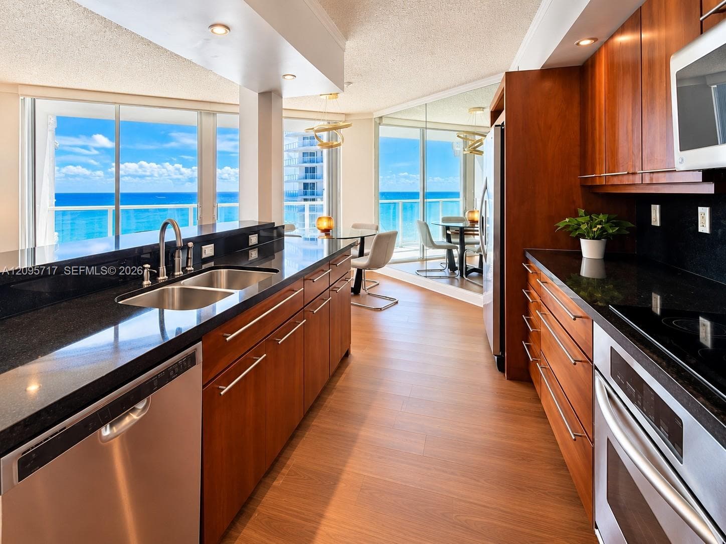 Oceania III · #2032 in Sunny Isles Beach - Photo 9