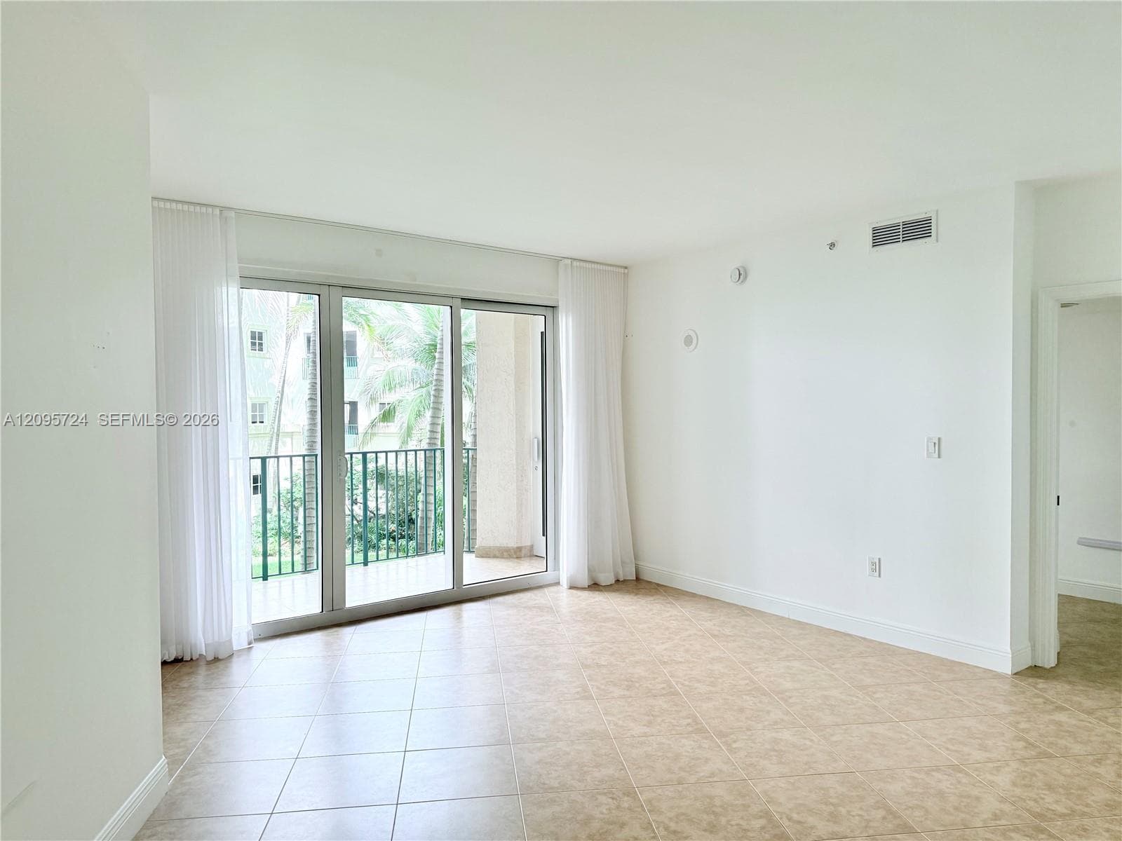 TURNBERRY VILLAGE SO TOWE · #216 in Aventura - Photo 3